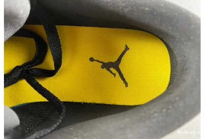 'Black Air Jordan Gold' University Low 1 1107